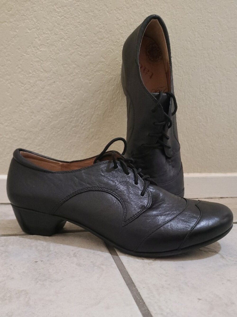 NEW NWOB! TAOS JIVE SHOES LACE UP OXFORD HEELED BLACK LEATHER sz US 11